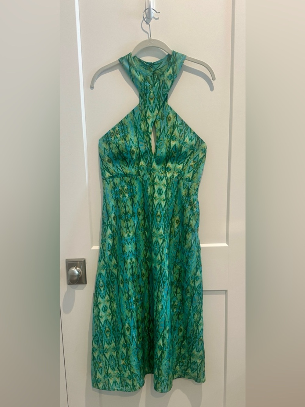 Beautiful Flowy Halter Midi Dress - perfect for summer!